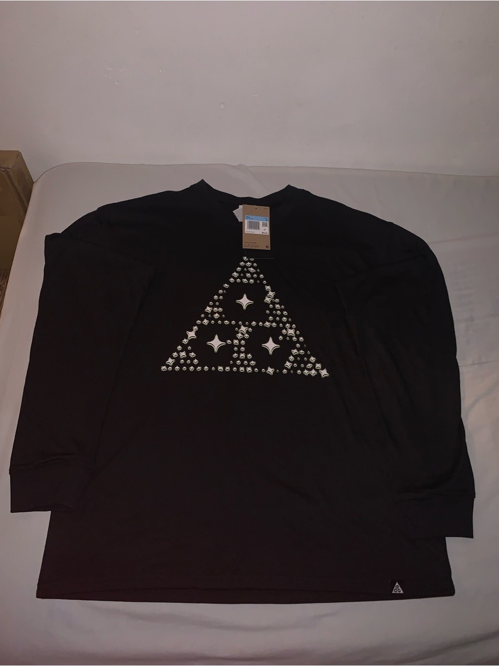 Nike ACG T-Shirt Black Long Sleeve Loose Fit DRI FIT Glow InThe Dark Size:Medium